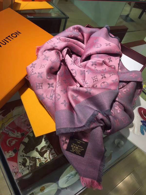 Louis Vuitton Scarf LVC00598